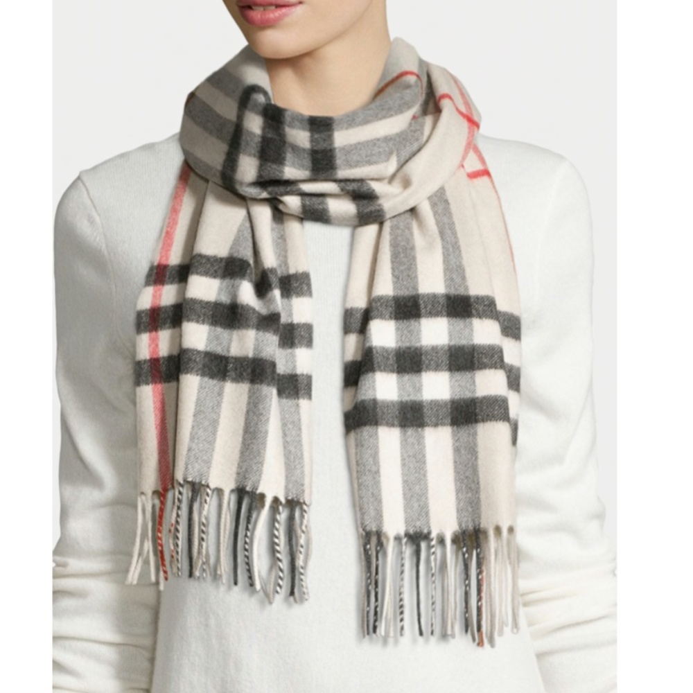 Burberry Giant Check Cashmere Scarf - Picture 2 of 10